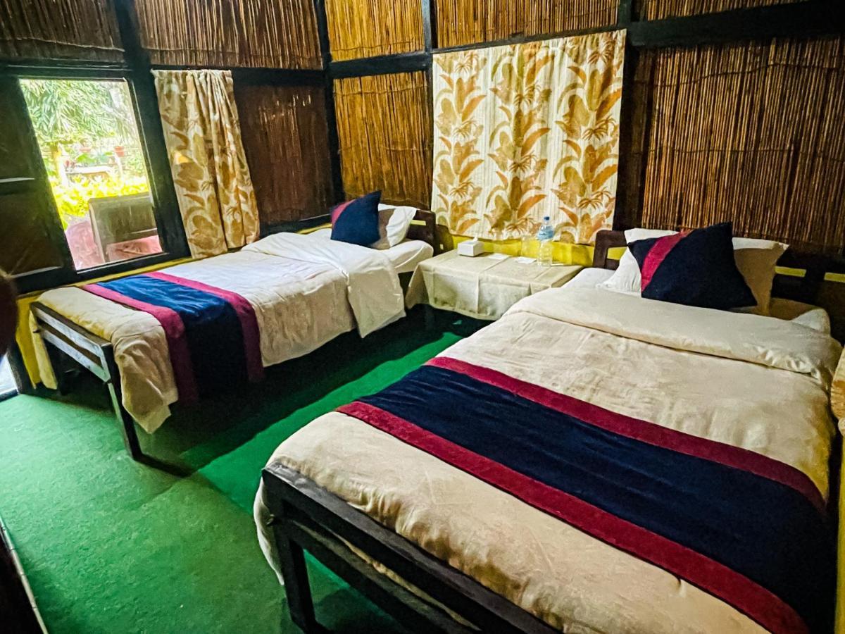 Hotel Tharu Garden, Sauraha Exterior foto