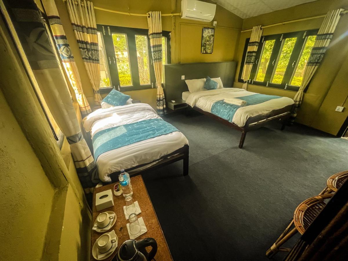 Hotel Tharu Garden, Sauraha Exterior foto