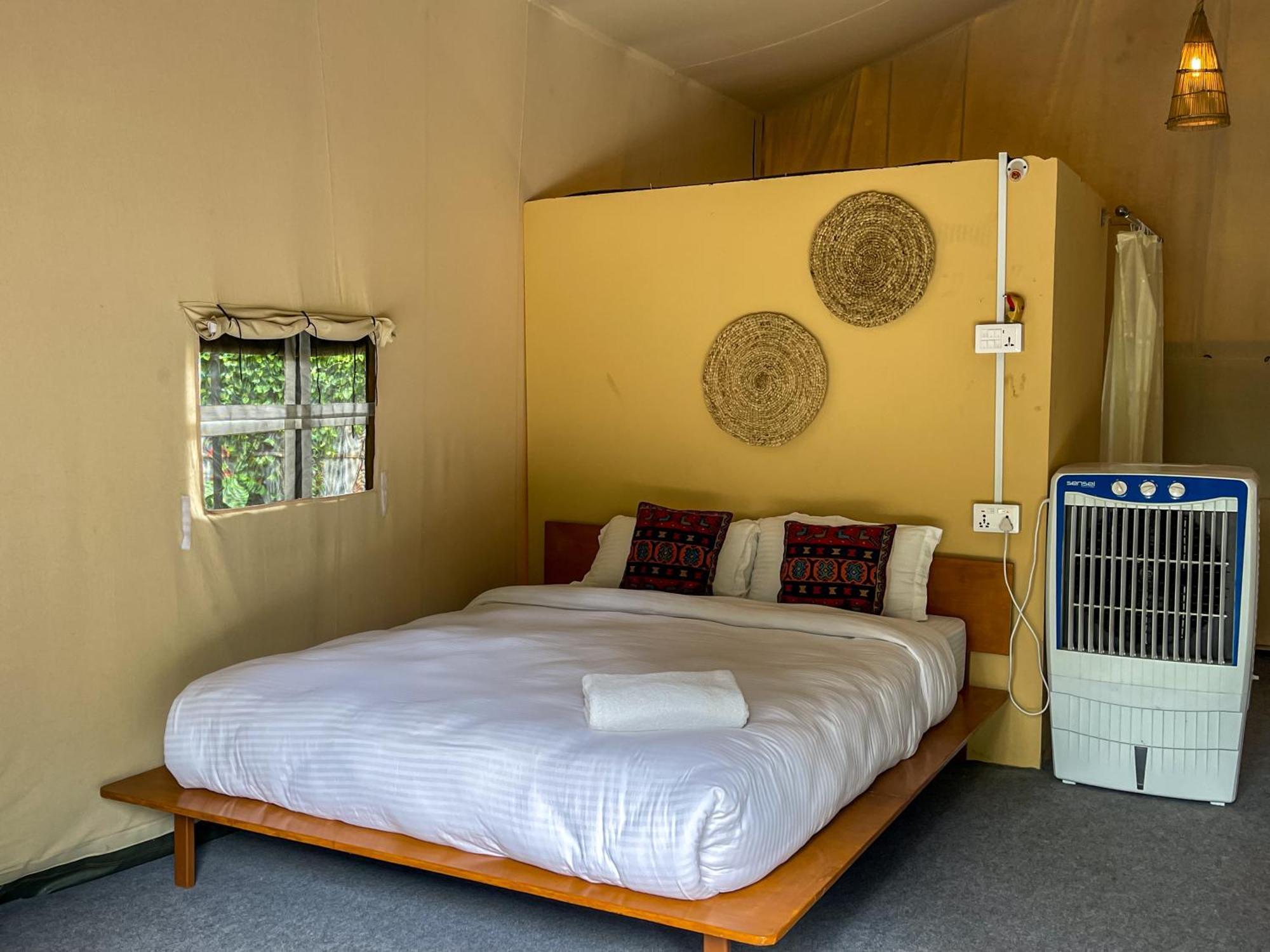 Hotel Tharu Garden, Sauraha Exterior foto