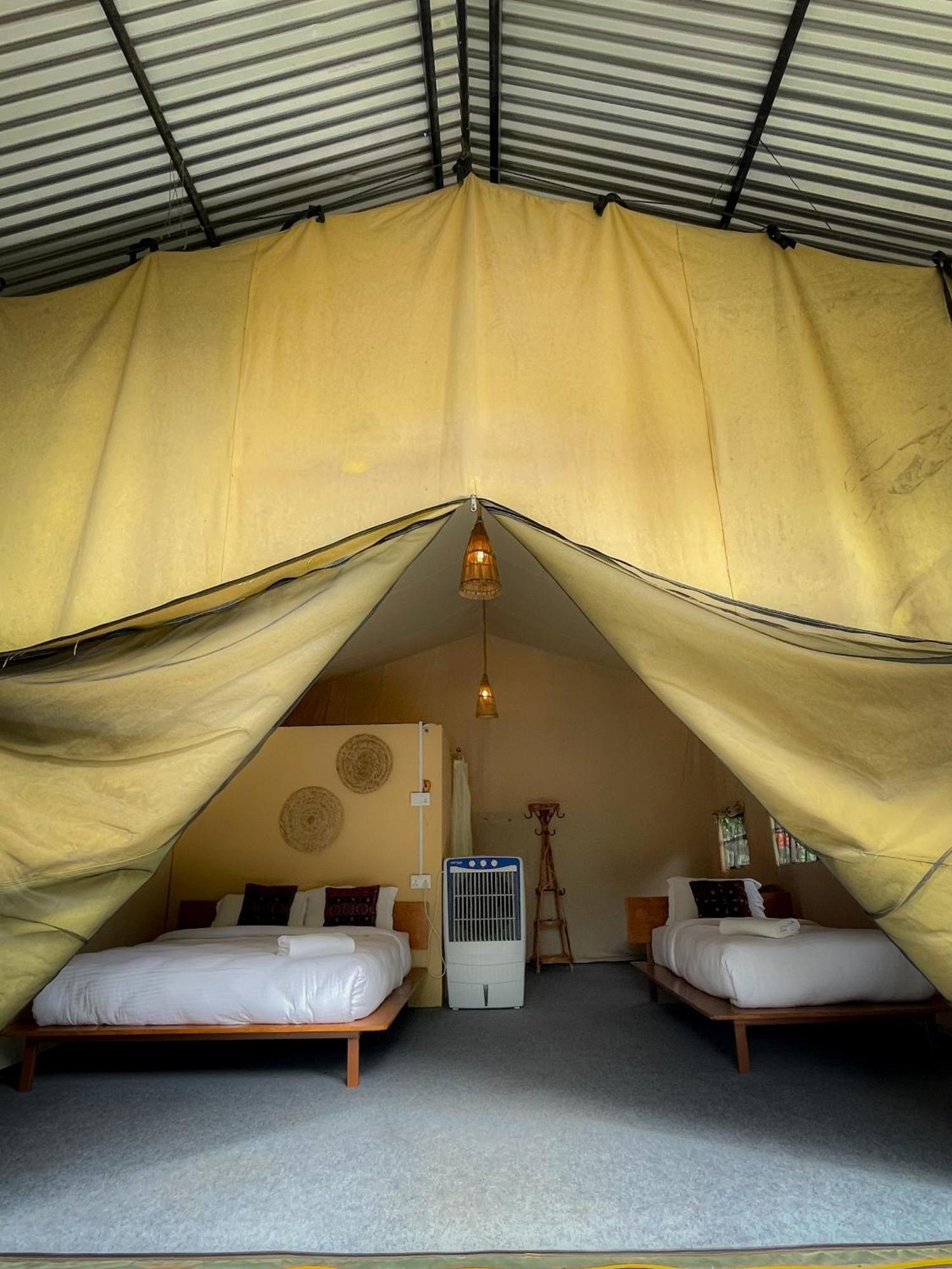 Hotel Tharu Garden, Sauraha Exterior foto